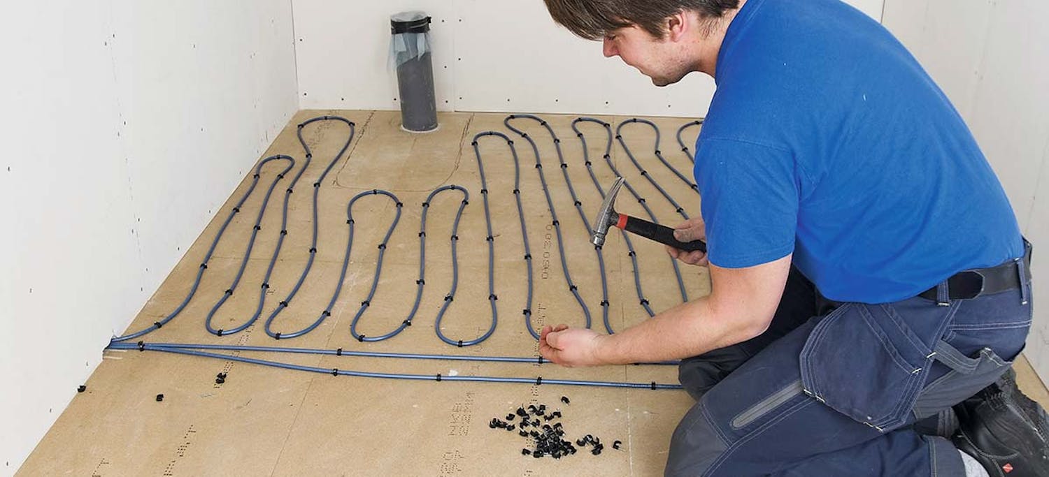 Tynne varmekabler: Støp ned slangen i gulvsparkelmassen Tynne varmekabler: Støp ned slangen i gulvsparkelmassen